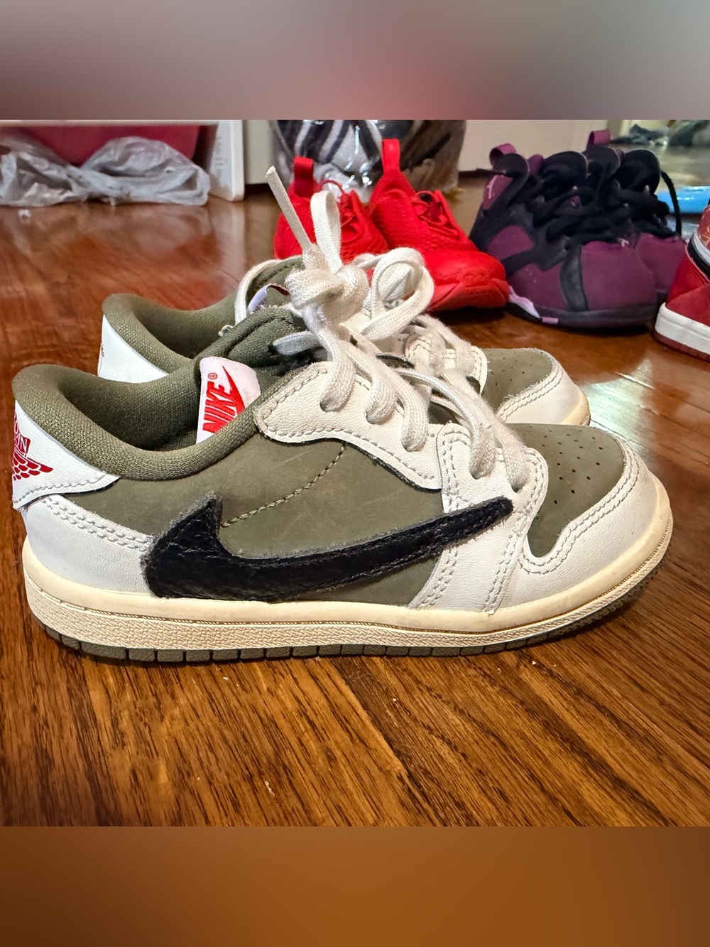 Jordan 1 low Travis scoot Olive Green size 9c lightly/hardly worn no box
